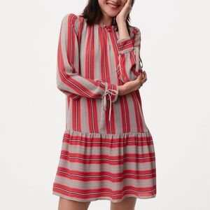 Loft Dress with ties at the wrist 🏵️